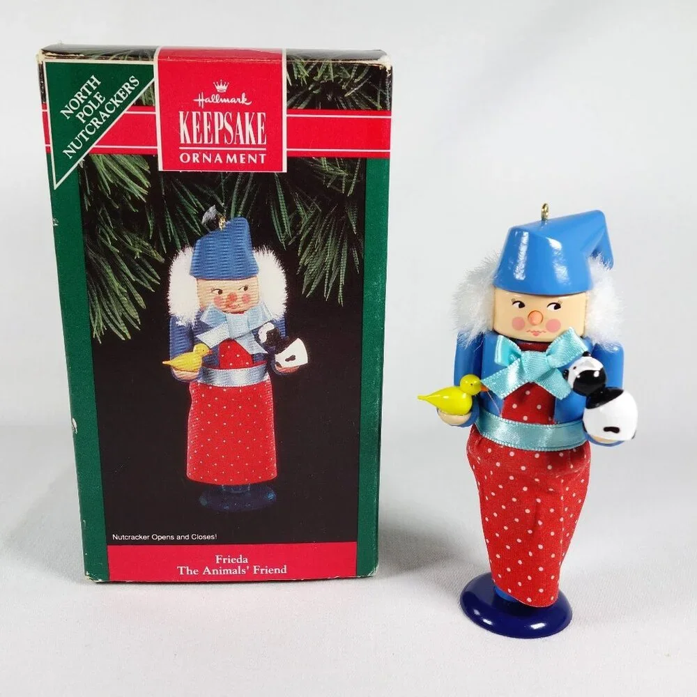 Vintage 1992 Hallmark Keepsake Ornament Frieda The Animal Friend‎ Nutcracker